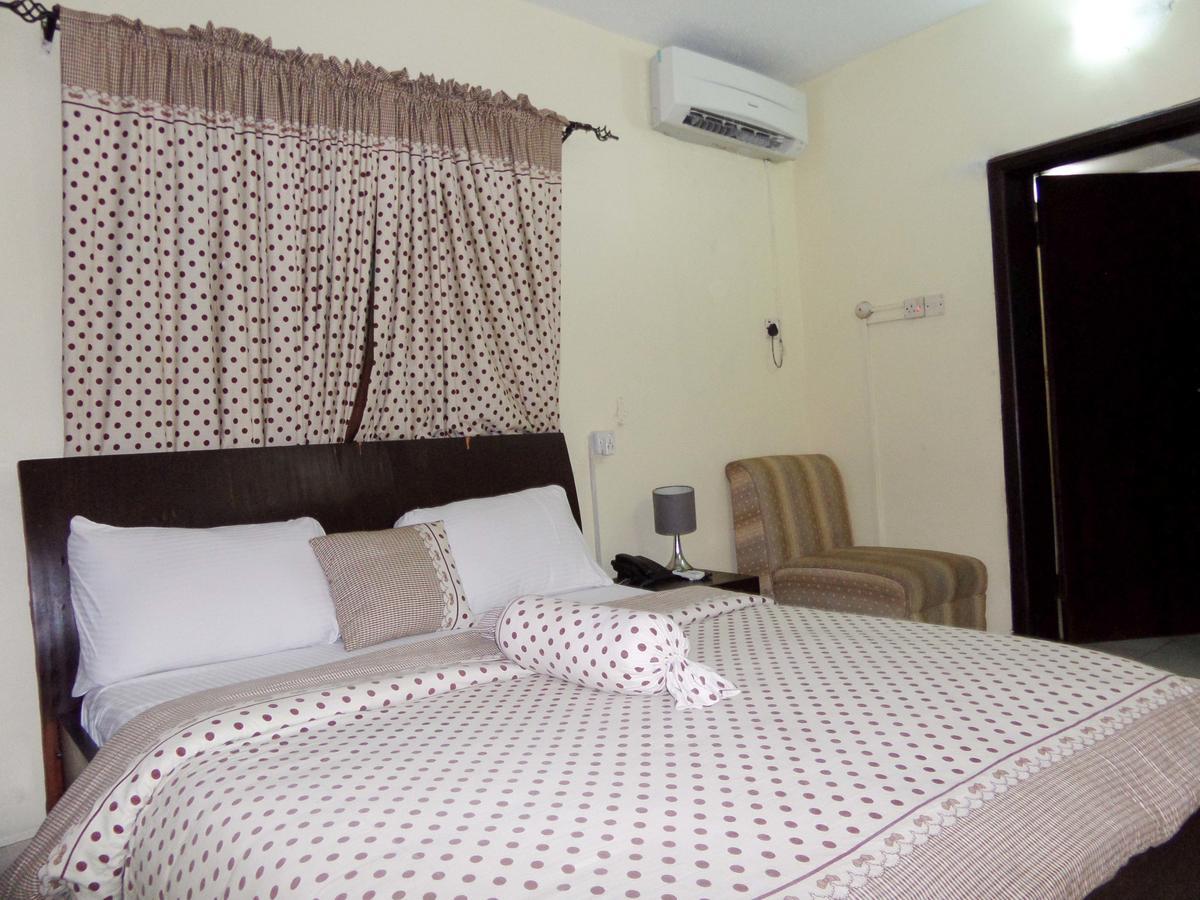 เพียเรจ รีทรีต แอนด์ รีสอร์ต Hotel Aliayabiagba ภายนอก รูปภาพ