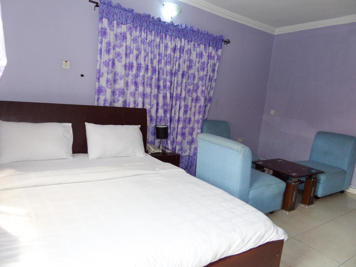 เพียเรจ รีทรีต แอนด์ รีสอร์ต Hotel Aliayabiagba ภายนอก รูปภาพ