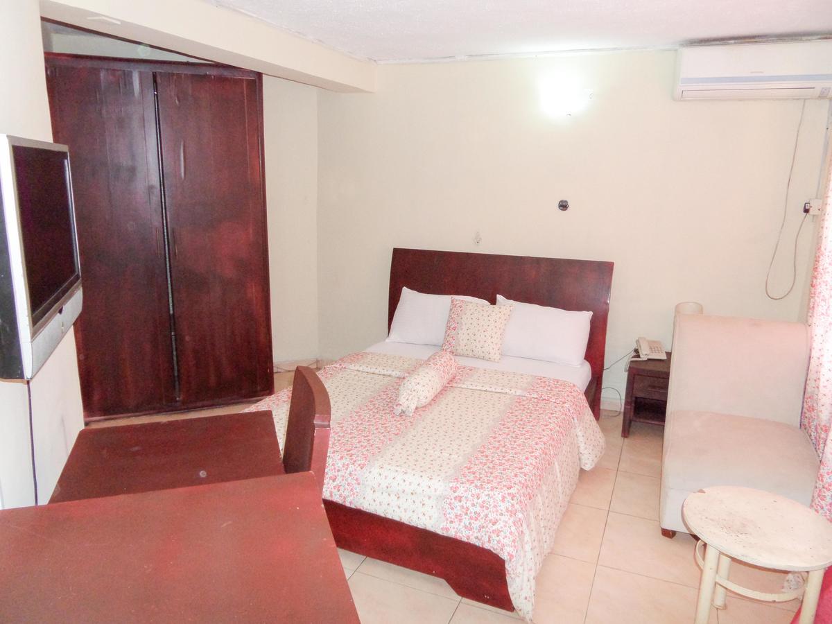 เพียเรจ รีทรีต แอนด์ รีสอร์ต Hotel Aliayabiagba ภายนอก รูปภาพ
